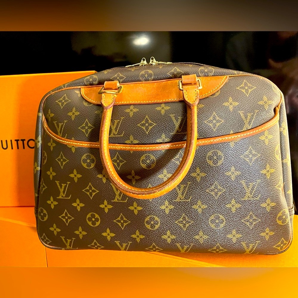 Authentic Louis Vuitton Deauville
